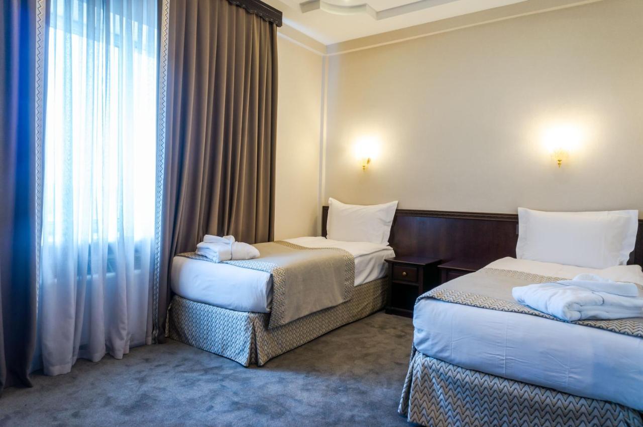 Royal Palace Hotel Almaty Bagian luar foto