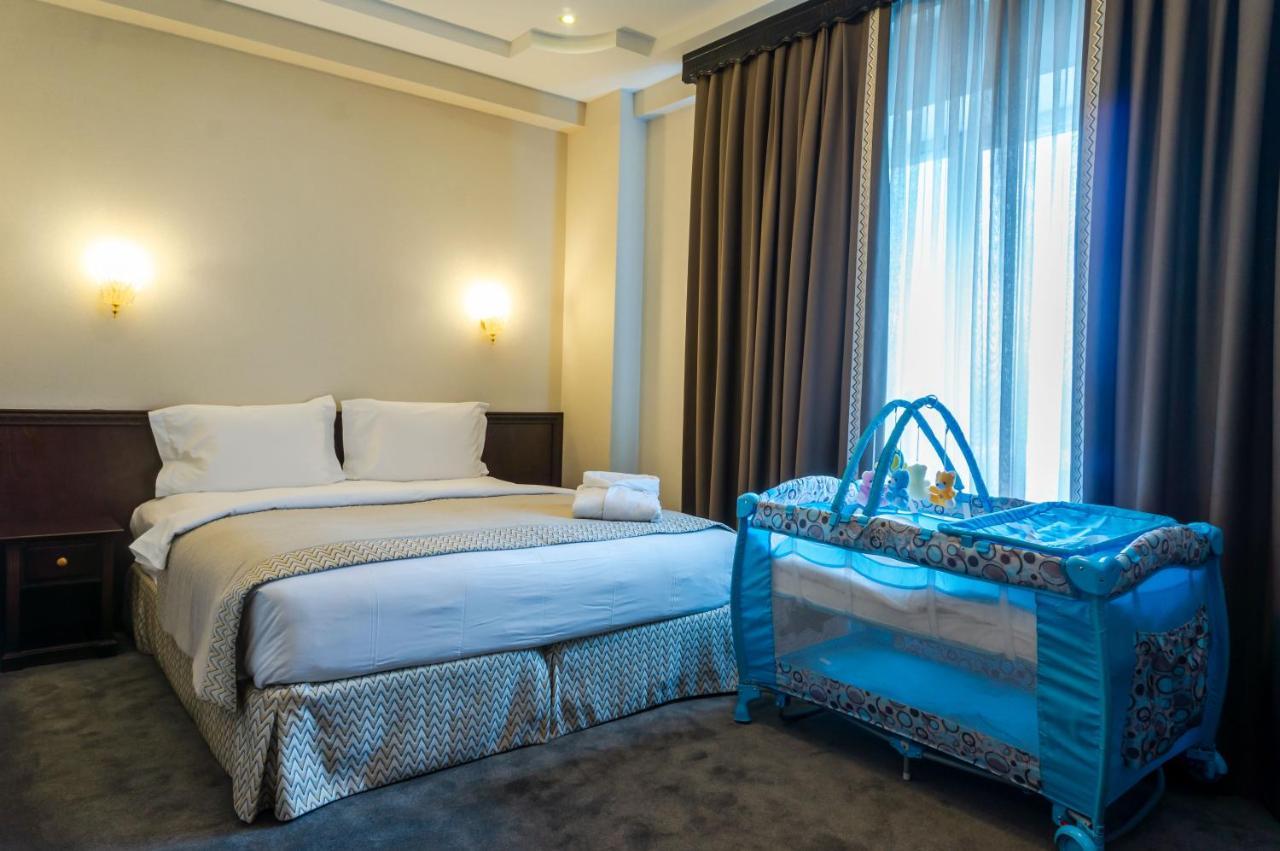 Royal Palace Hotel Almaty Bagian luar foto