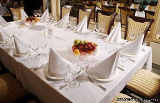 Royal Palace Hotel Almaty Bagian luar foto