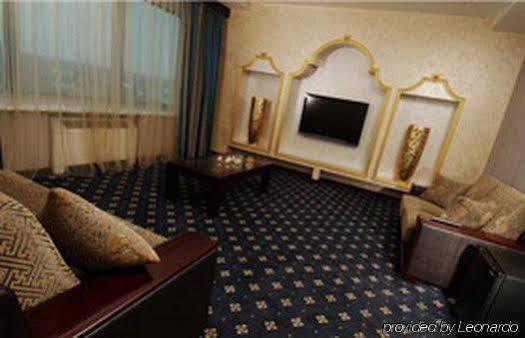 Royal Palace Hotel Almaty Bagian luar foto