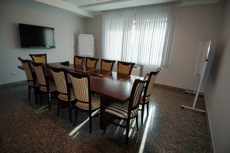 Royal Palace Hotel Almaty Bagian luar foto