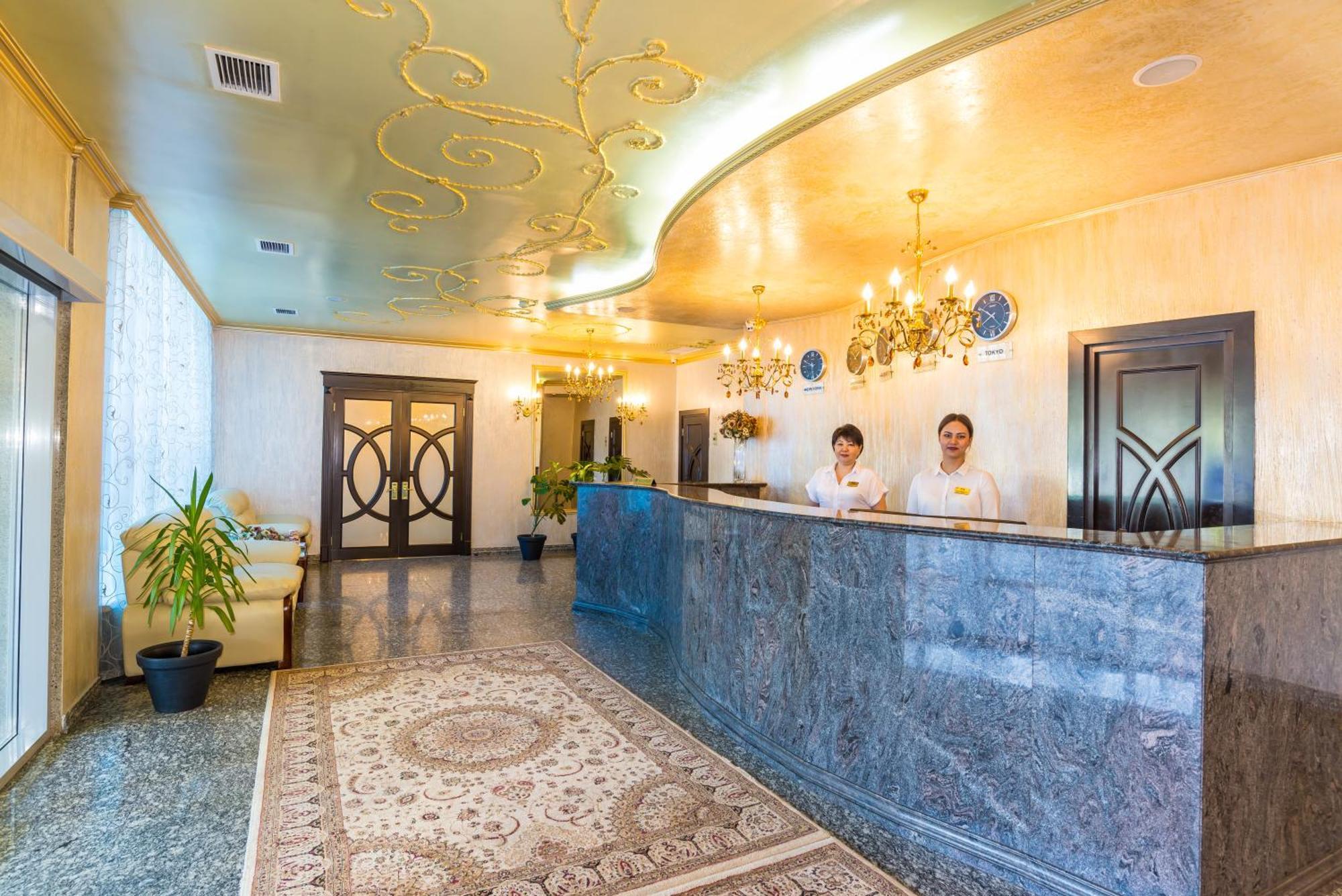 Royal Palace Hotel Almaty Bagian luar foto