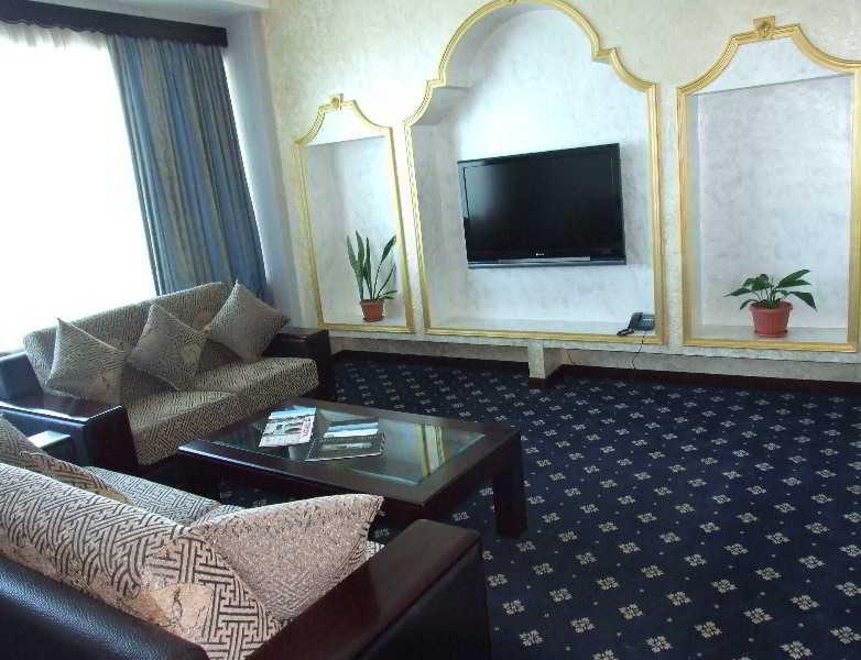 Royal Palace Hotel Almaty Ruang foto