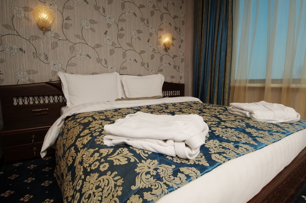 Royal Palace Hotel Almaty Bagian luar foto